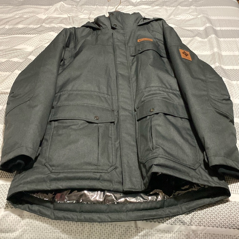 COLUMBIA WINTER JACKET/ INSULATED/WATERPROOF